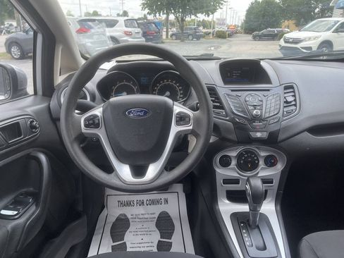 Used 2019 Ford Fiesta SE FWD image 16