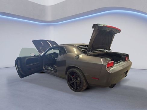 Used 2014 Dodge Challenger SXT RWD image 12
