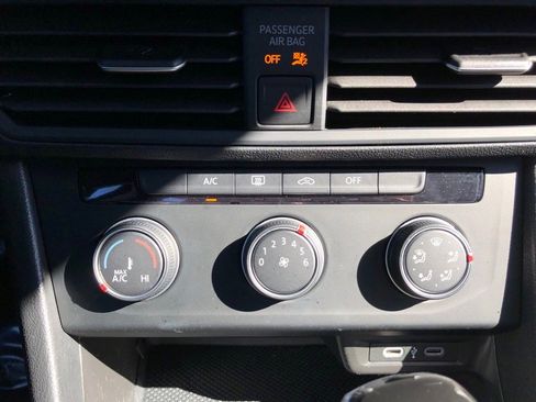 Used 2024 Volkswagen Jetta S image 28