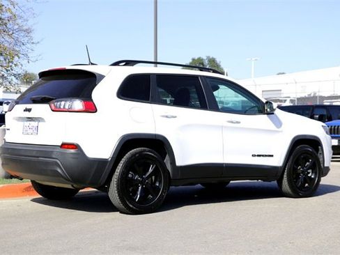 Used 2021 Jeep Cherokee Latitude Plus image 5