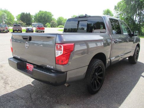 Used 2023 Nissan Titan S AWD/4WD image 8