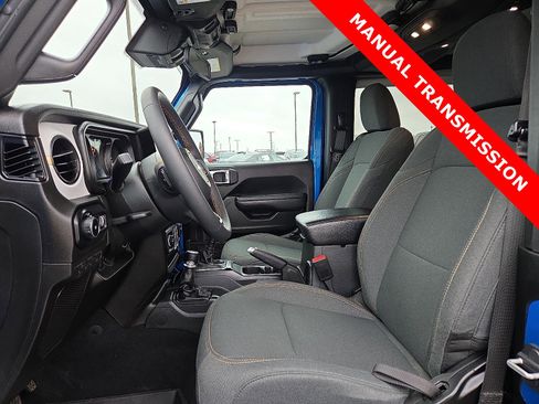 Used 2024 Jeep Wrangler Sport S image 15