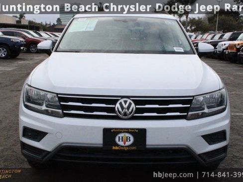 Used 2019 Volkswagen Tiguan SE w/ Panoramic Sunroof Package image 2