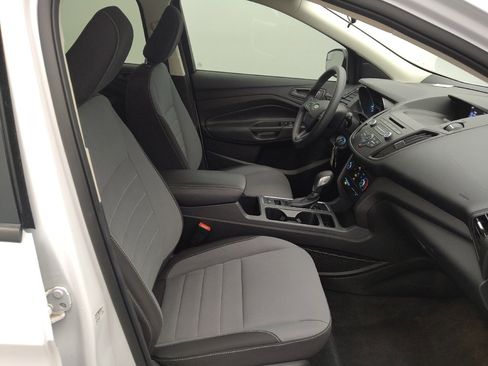 Used 2018 Ford Escape S image 21