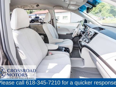 Used 2012 Toyota Sienna LE FWD image 23