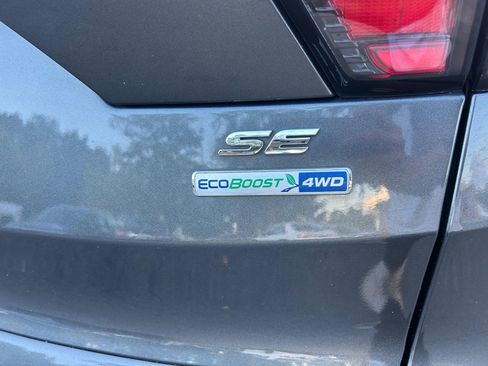 Used 2018 Ford Escape SE image 9