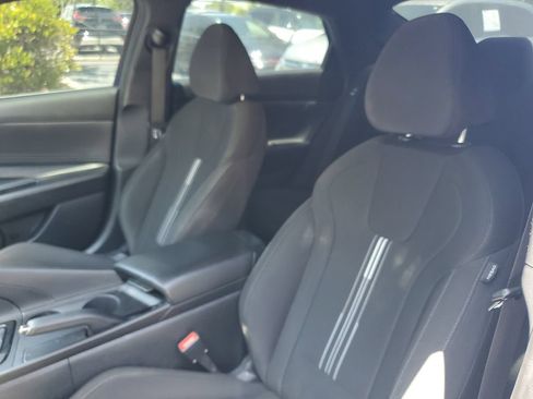 Used 2025 Hyundai Elantra Sport FWD image 17