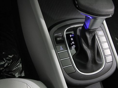 Certified 2024 Hyundai Kona SE image 16