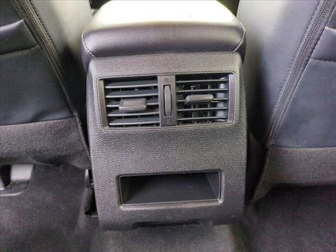 Used 2024 Mitsubishi Outlander SE image 17