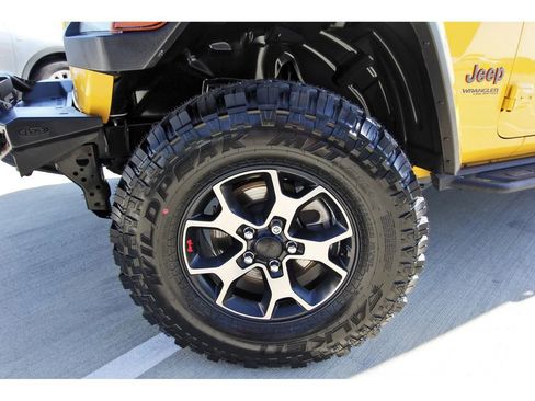 Used 2019 Jeep Wrangler Unlimited Rubicon w/ LED Lighting Group image 25