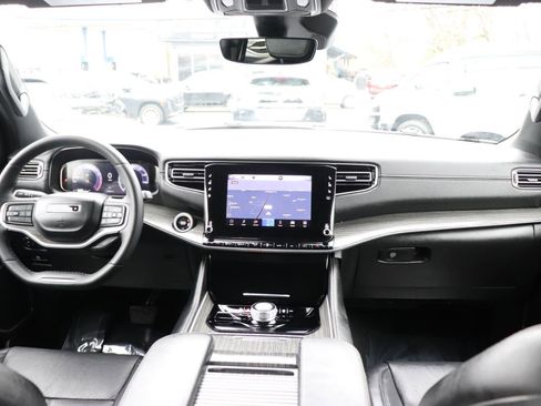 Used 2024 Jeep Wagoneer Series II image 18