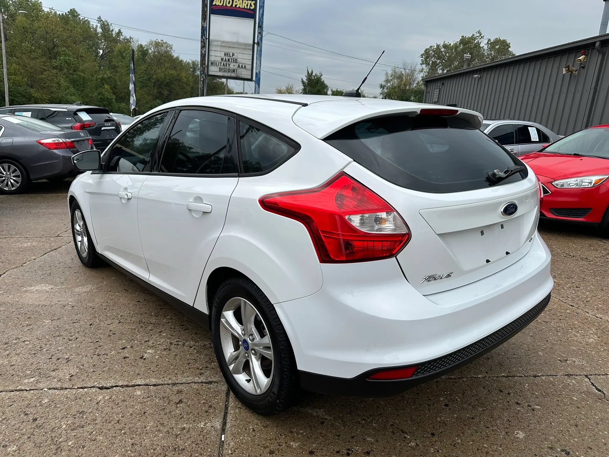 Used 2012 Ford Focus SE FWD image 8