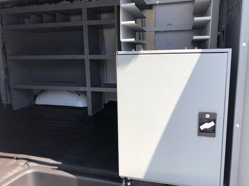 Used 2018 Chevrolet Express 2500 w/ Driver Convenience Package image 23