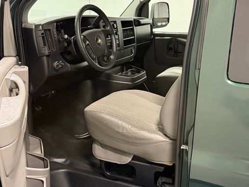Used 2014 Chevrolet Express 3500 LS image 8