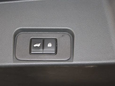 Used 2024 Nissan Rogue SL FWD image 14