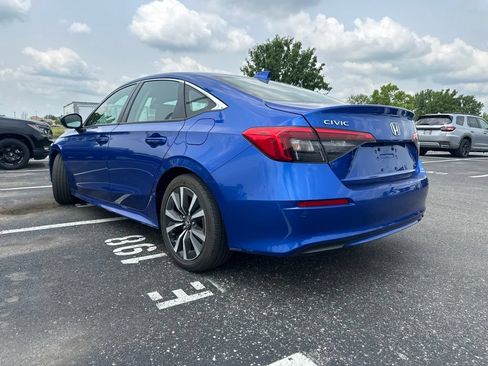 Used 2023 Honda Civic EX image 9