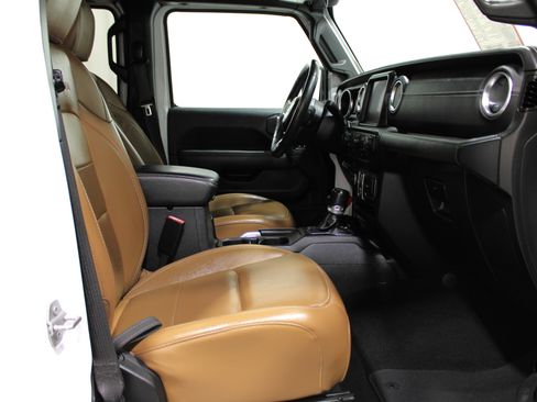 Used 2022 Jeep Wrangler Unlimited Sahara w/ Cold Weather Group image 32