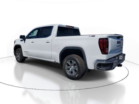 New 2026 GMC Sierra 1500 SLE w/ X31 Off-Road Package image 4