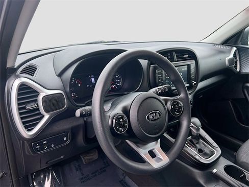 Used 2021 Kia Soul S image 9
