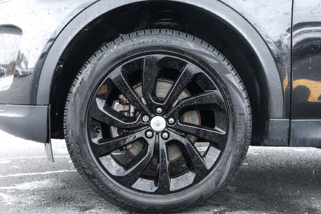 Used 2023 Land Rover Discovery Sport SE AWD/4WD image 17
