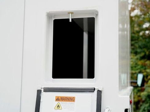 Used 2023 Mercedes-Benz Sprinter 3500 image 24