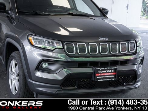 Used 2022 Jeep Compass Latitude AWD/4WD image 39