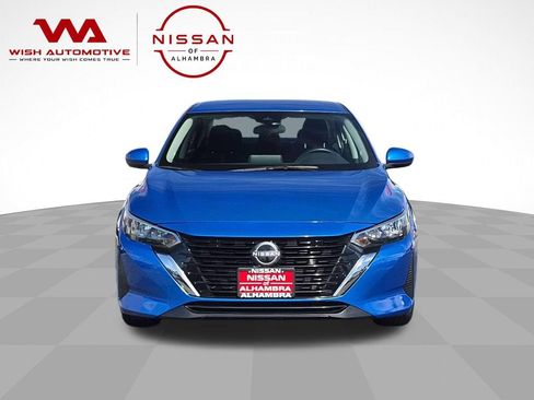 Used 2024 Nissan Sentra SV FWD image 2