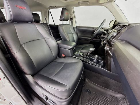 Used 2018 Toyota 4Runner TRD Off-Road Premium image 29