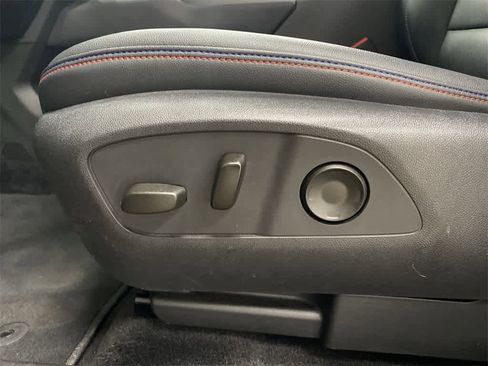 Used 2024 Chevrolet Equinox EV RS image 16