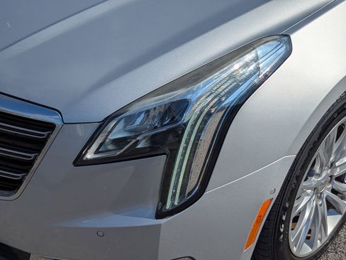 Used 2018 Cadillac XTS Luxury image 10