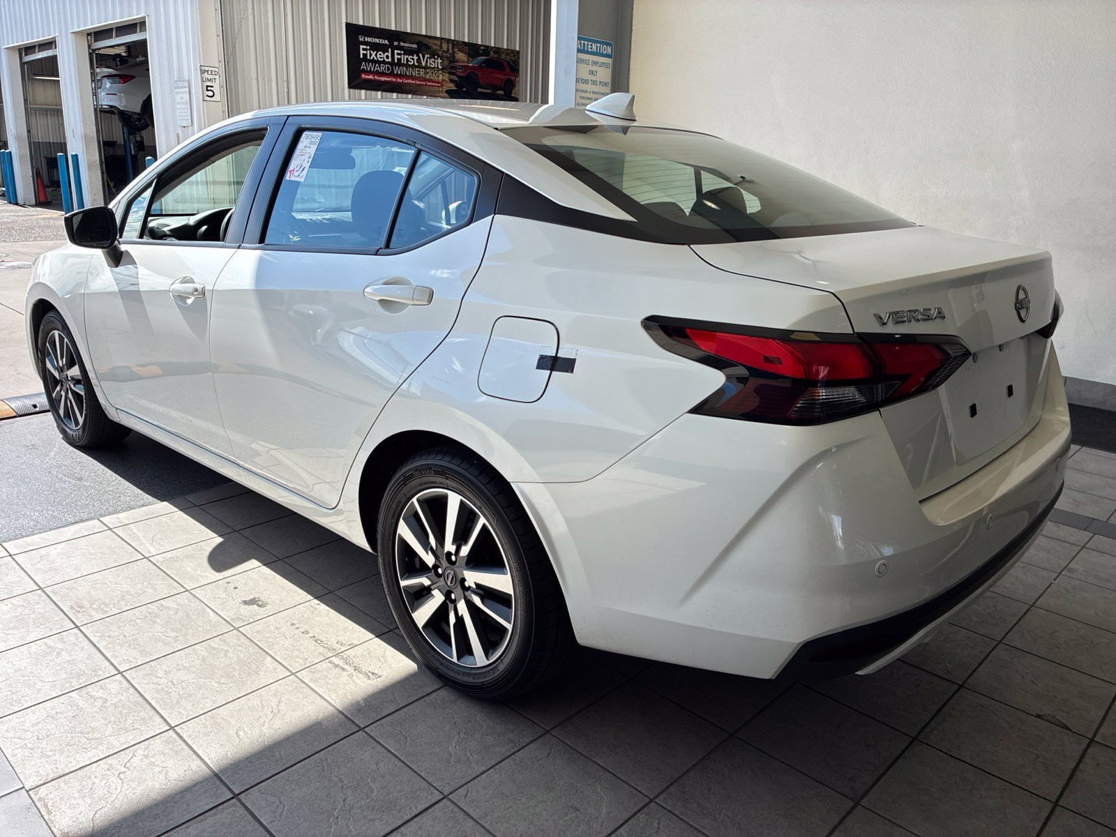 Used 2025 Nissan Versa SV FWD image 4