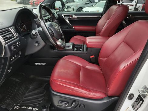 Used 2023 Lexus GX 460 Luxury w/ Accessory Package image 16