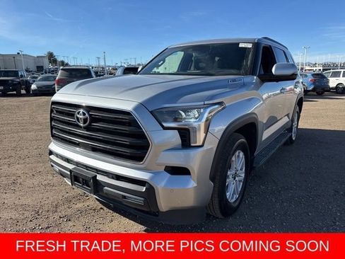 Used 2025 Toyota Sequoia SR5 image 1