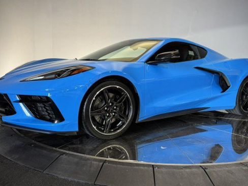 Used 2023 Chevrolet Corvette Stingray Premium Cpe w/ Z51 Performance Package RWD image 21