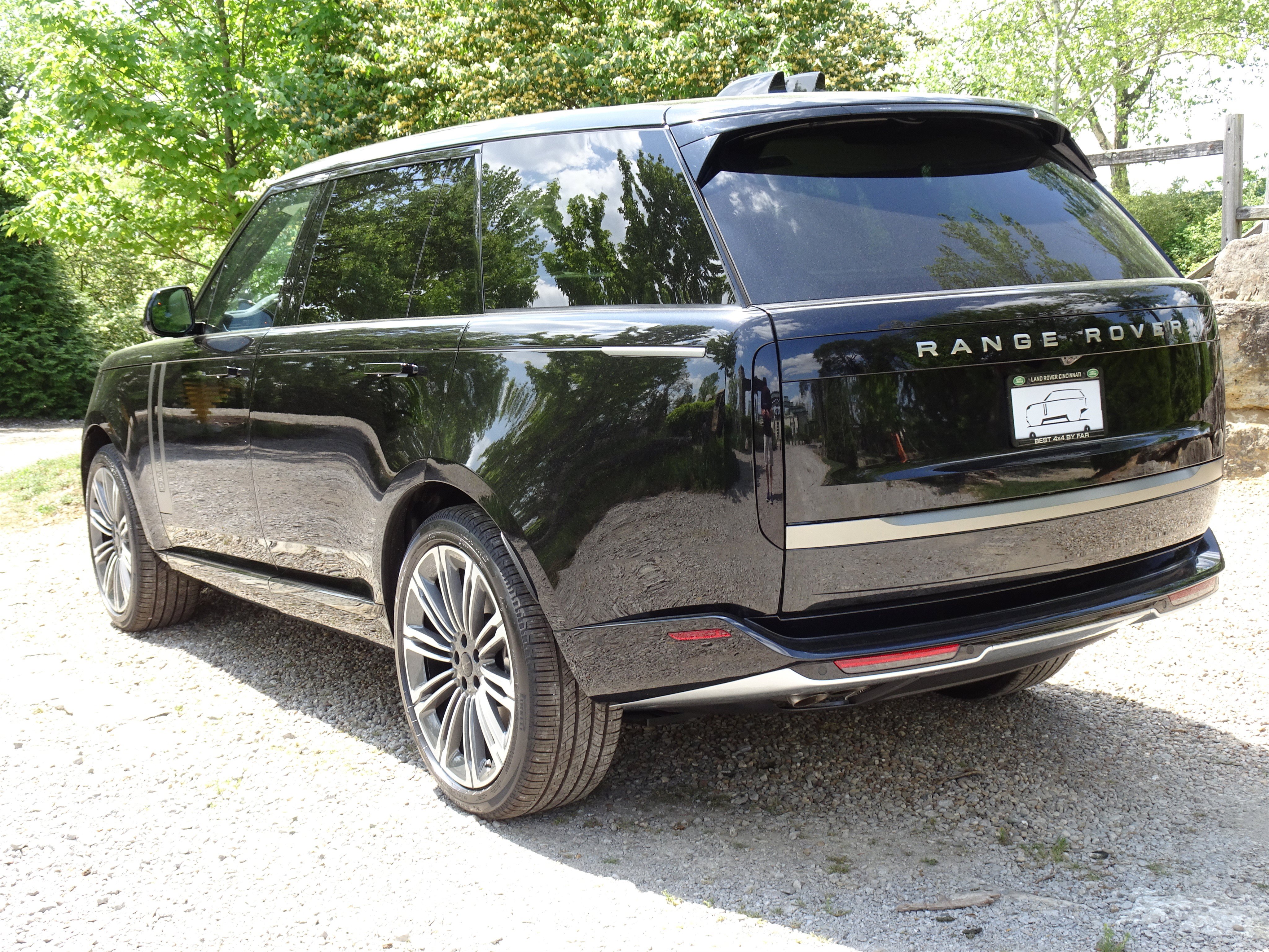New 2026 Land Rover Range Rover Long Wheelbase SE AWD/4WD image 8