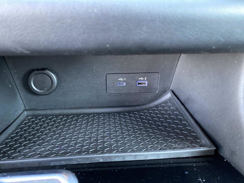 Used 2022 Nissan Pathfinder SV image 12