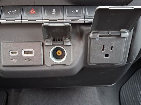 Used 2022 Chevrolet Silverado 2500 Custom w/ Custom Convenience Package image 42