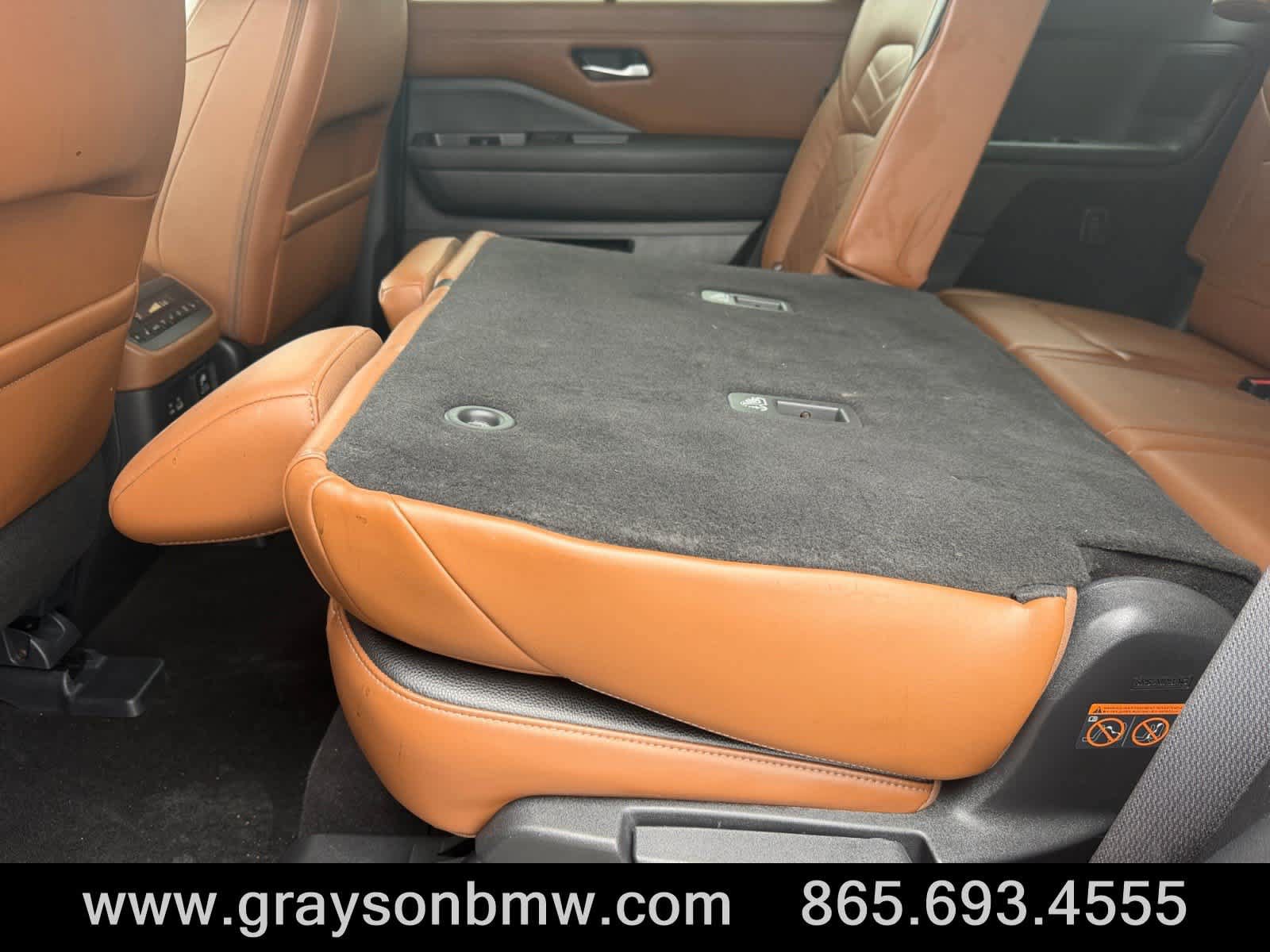 Used 2023 Nissan Pathfinder Platinum w/ Cargo Package AWD/4WD image 16