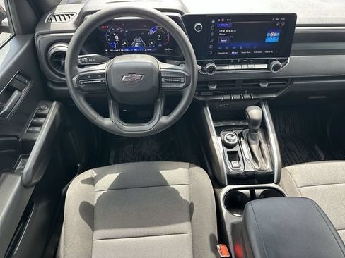 Used 2024 Chevrolet Colorado Trail Boss w/ Technology Package AWD/4WD image 18