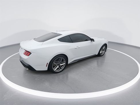 Used 2024 Ford Mustang Coupe image 8