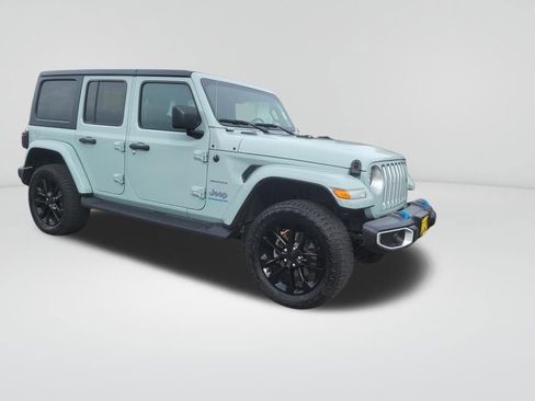 Used 2023 Jeep Wrangler Unlimited Sahara w/ Cold Weather Group image 8