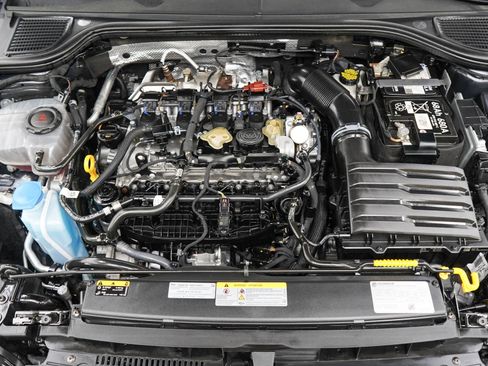 Used 2024 Volkswagen Golf R AWD/4WD image 31