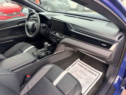 Used 2025 Toyota Camry SE FWD image 19