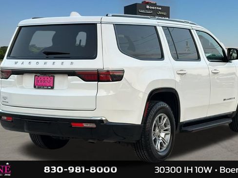 Used 2023 Jeep Wagoneer 4WD image 3