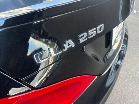 Used 2019 Mercedes-Benz CLA 250 4MATIC image 11