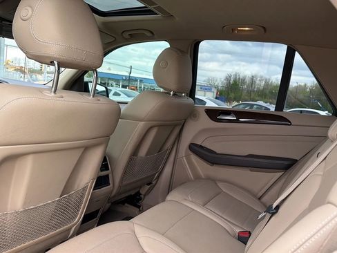 Used 2015 Mercedes-Benz ML 350 4MATIC image 54