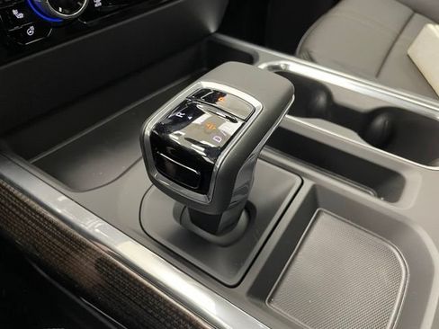 New 2026 Chevrolet Silverado 1500 High Country w/ High Country Premium Package AWD/4WD image 7