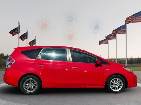 Used 2016 Toyota Prius V Four image 8