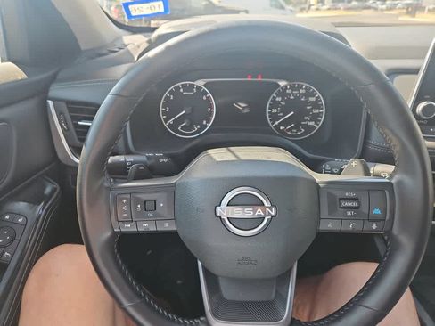 Used 2025 Nissan Rogue SV FWD image 15