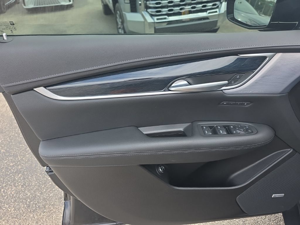 Used 2024 Cadillac XT5 Premium Luxury w/ LPO, Floor Liner Package AWD/4WD image 15